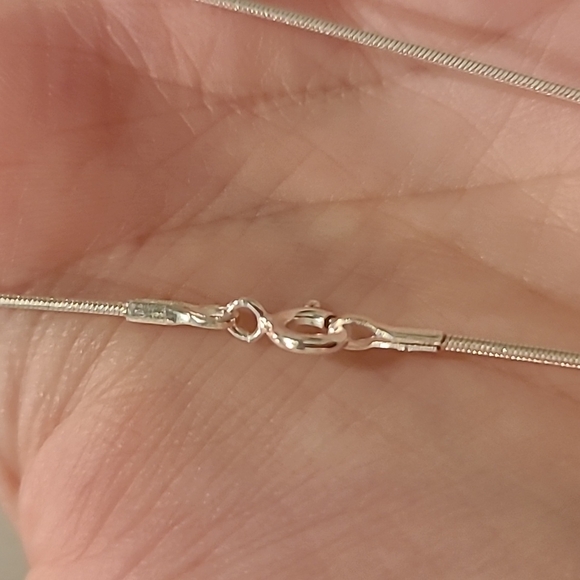 Mother of pearl butterfly sterling silver necklace - Picture 3 of 5